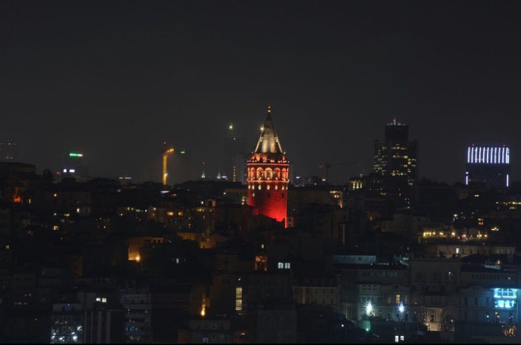 artandtrip's tweet photo. Aşığım sana 

#İSTANBUL 
#perspective https://t.co/vqdFU0aQSy