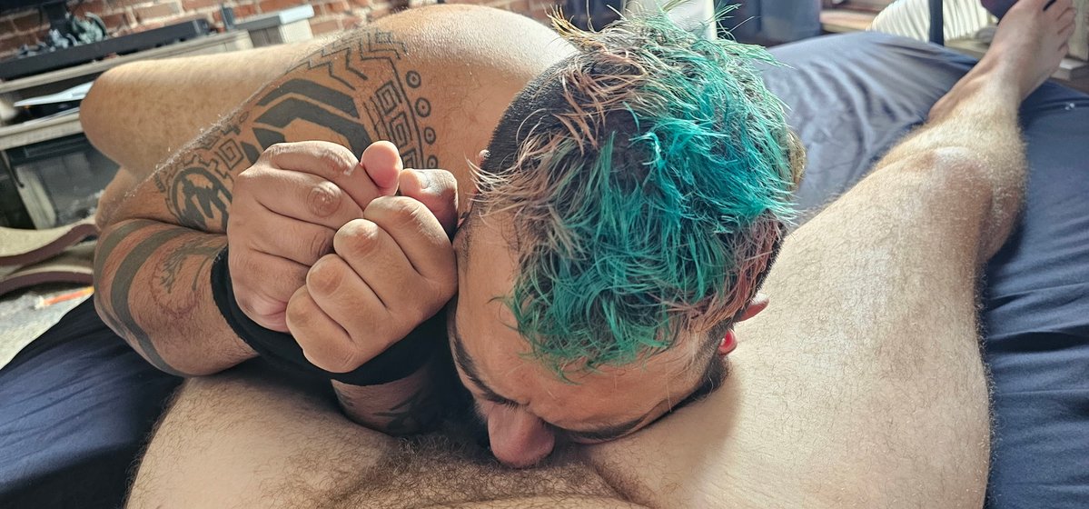 BoltDesmond's tweet photo. Sir got angry and tied me up. Face fucked me until I couldn’t take it anymore and bred my ass good. More to cum! https://t.co/l227PB71qi