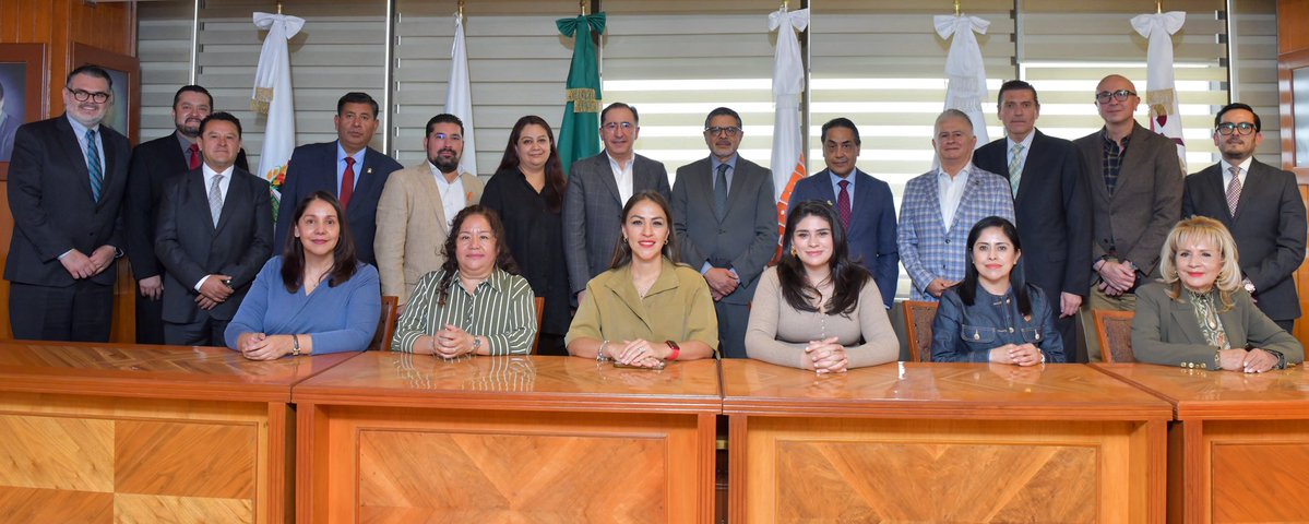 MonicaChDuran's tweet photo. Hoy presidí la Sesión Extraordinaria No. 4 del Consejo Directivo del @Issemym, donde dimos seguimiento a asuntos clave para fortalecer la administración, las finanzas y la operación del Instituto, así como brindar mayor certeza en materia de seguridad social. https://t.co/Bb6R7KRQ50