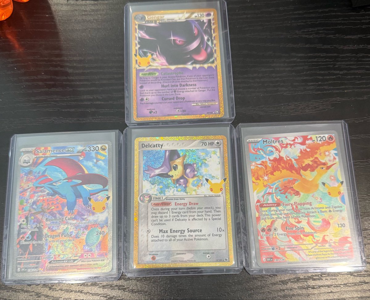 pokeJ1065's tweet photo. Couple 30th hits from an etb and sylveon ex box. The Gengar prime is chefs kiss 👌🏼 https://t.co/KJCeJdvswq