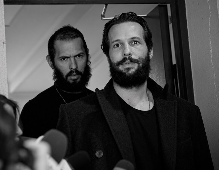 neoupdateshq's tweet photo. They could’ve sold out.
Taken the bag. Gone quiet. Left you weak.

THEY DIDN’T.

Andrew and Tristan Tate took the hit so a generation of men would stop apologizing for existing🔥

Jail. Exile. Global smear.
Still standing. UNFAZED!

We all owe them at least our voices
Use them‼️ https://t.co/ibymRFg9kb