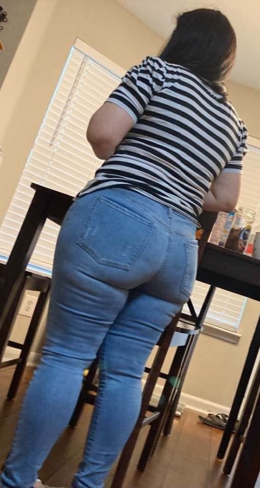 irlmilfs's tweet photo. Thicc ass mommy Lizeth #cuckson #milf #mom #lizeth #goon https://t.co/ipyIQM2KN4