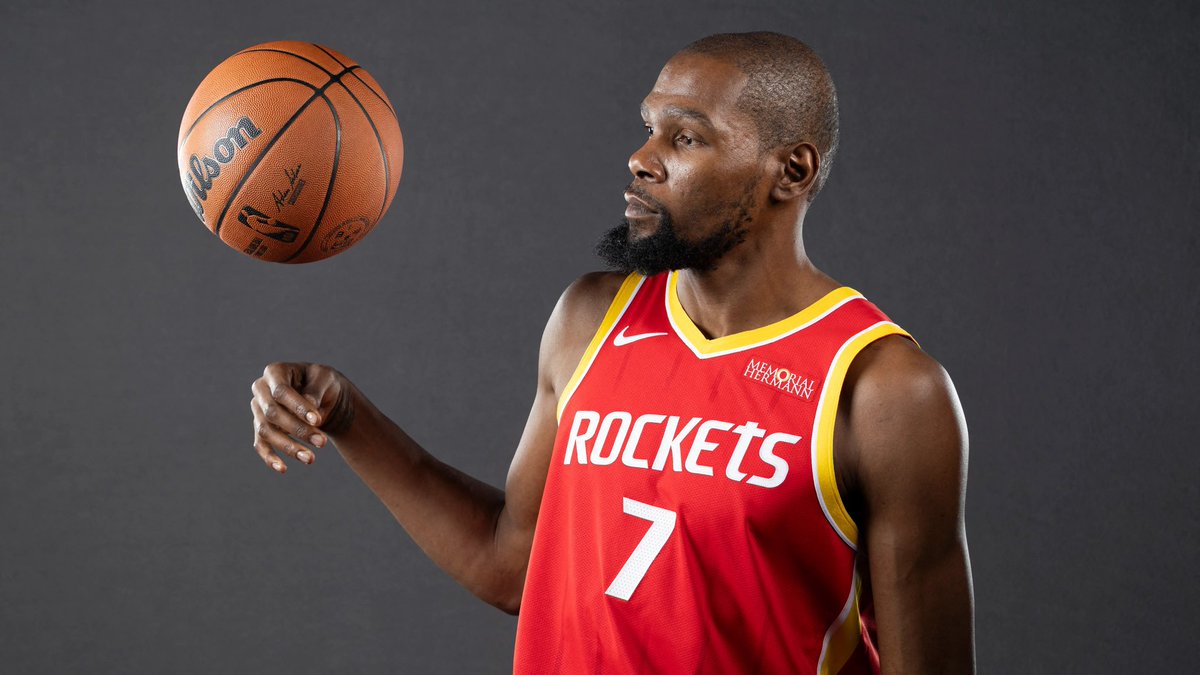BGNHoops's tweet photo. KD at age 20: 25.3 PPG

KD at age 30: 26 PPG

KD at age 37: 26 PPG

His longevity should be studied. https://t.co/xo42Y6wMij