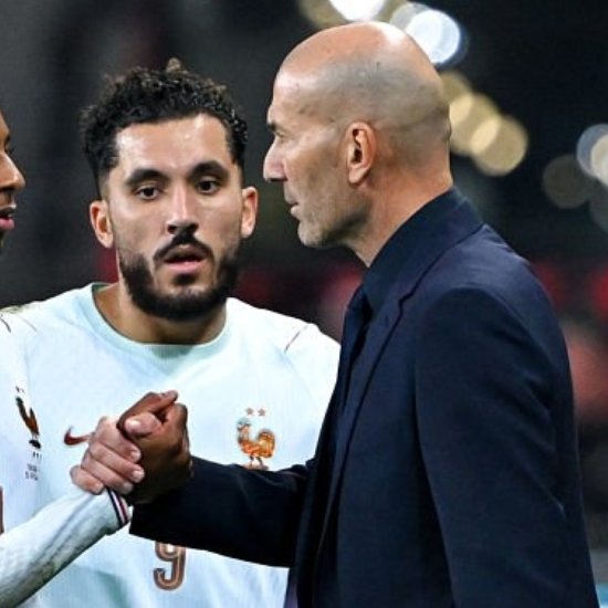 TouchlineX's tweet photo. 🚨🗣️ Zinedine Zidane: "Cherki was very good; we know what he is capable of doing with the ball." https://t.co/BstJ4A6gge
