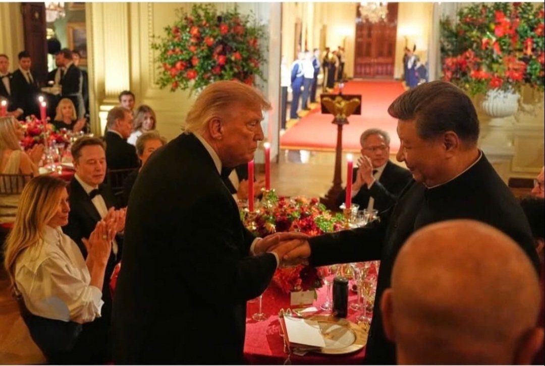 AzPetrich's tweet photo. Well waddya know! You CAN host a fancy White House state-dinner for a large number of people......

.......without needing a fucking ballroom. https://t.co/7J8rcrysAE