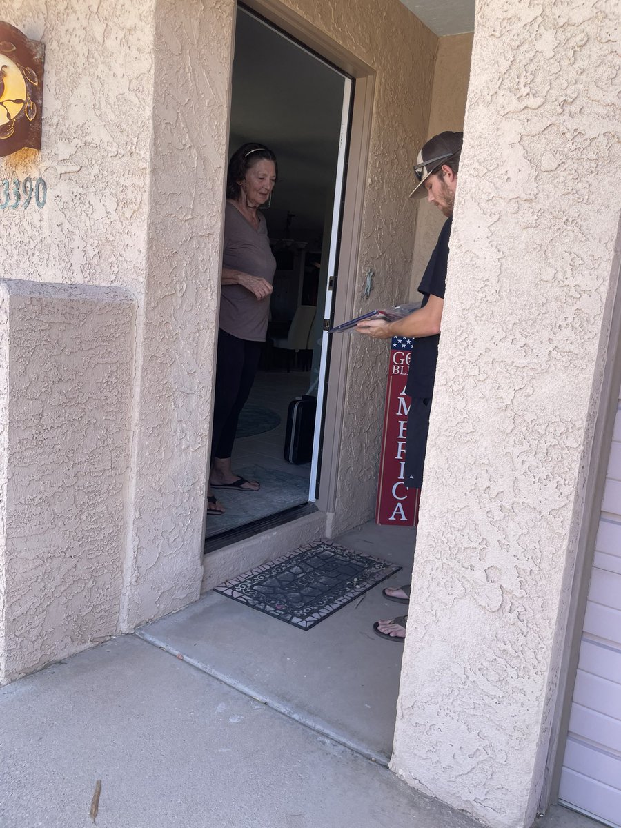 TexPolesky's tweet photo. Hit 20+ doors already today and every patriot we talked to is FIRED UP to vote for Andy Biggs.

Stopped to help stand a @KimberlyYeeAZ sign back up that the weather knocked over. That’s how we do it out here.

Team Mohave is locked in behind the ENTIRE Republican ticket. We will win this thing in November.

This is the energy that wins. 🇺🇸