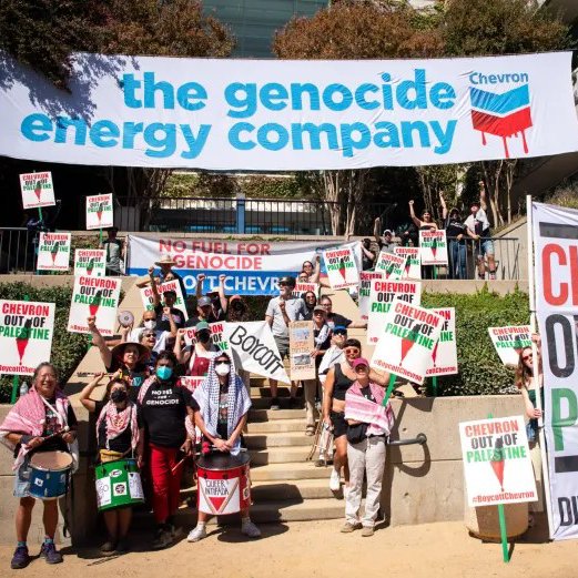 Promoss2023's tweet photo. @Shirink_13 Remember, a bastard hypocrite country called Algeria that "left" the discourse 

But Pays billions of dollars to Chevron, which is the company that fuels Israel's war machine 

But hey, you left a chair😱😱😱 https://t.co/HFTHDGpVKt
