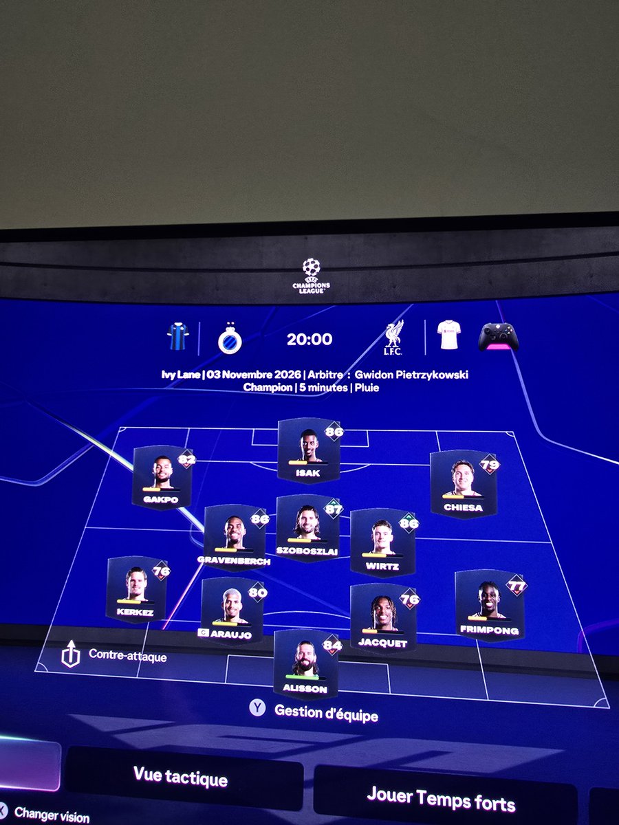 Dioulsboyo's tweet photo. Le mode Carrière de #FC27 est injouable à cause d'un bug d'endurance : les joueurs sont totalement épuisés dès la 50e min, même avec 99 en physique ! 📉⚽EA doit vite corriger ça, impossible d'enchaîner les matchs... #FC27CareerMode #EASPORTSFC https://t.co/dg5oYq8UaH