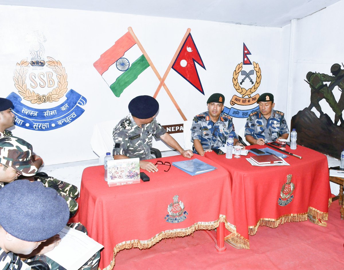 45bnSSB_INDIA's tweet photo. #coordinationmeeting 
     दिनांक 25.09.26 को श्री जे० के० शर्मा, द्वितीय कमान अधिकारी (कार्यवाहक कमांडेंट), @45bnSSB_INDIA अध्यक्षता में भारत-नेपाल सीमा पर स्थित 45वीं वाहिनी स०सी०बल, बीरपुर की चेकपोस्ट भीमनगर पर APF (नेपाल) के साथ समन्वय बैठक आयोजित की गई।
@SSB_INDIA @ssbpatna https://t.co/B4zb8rus4R