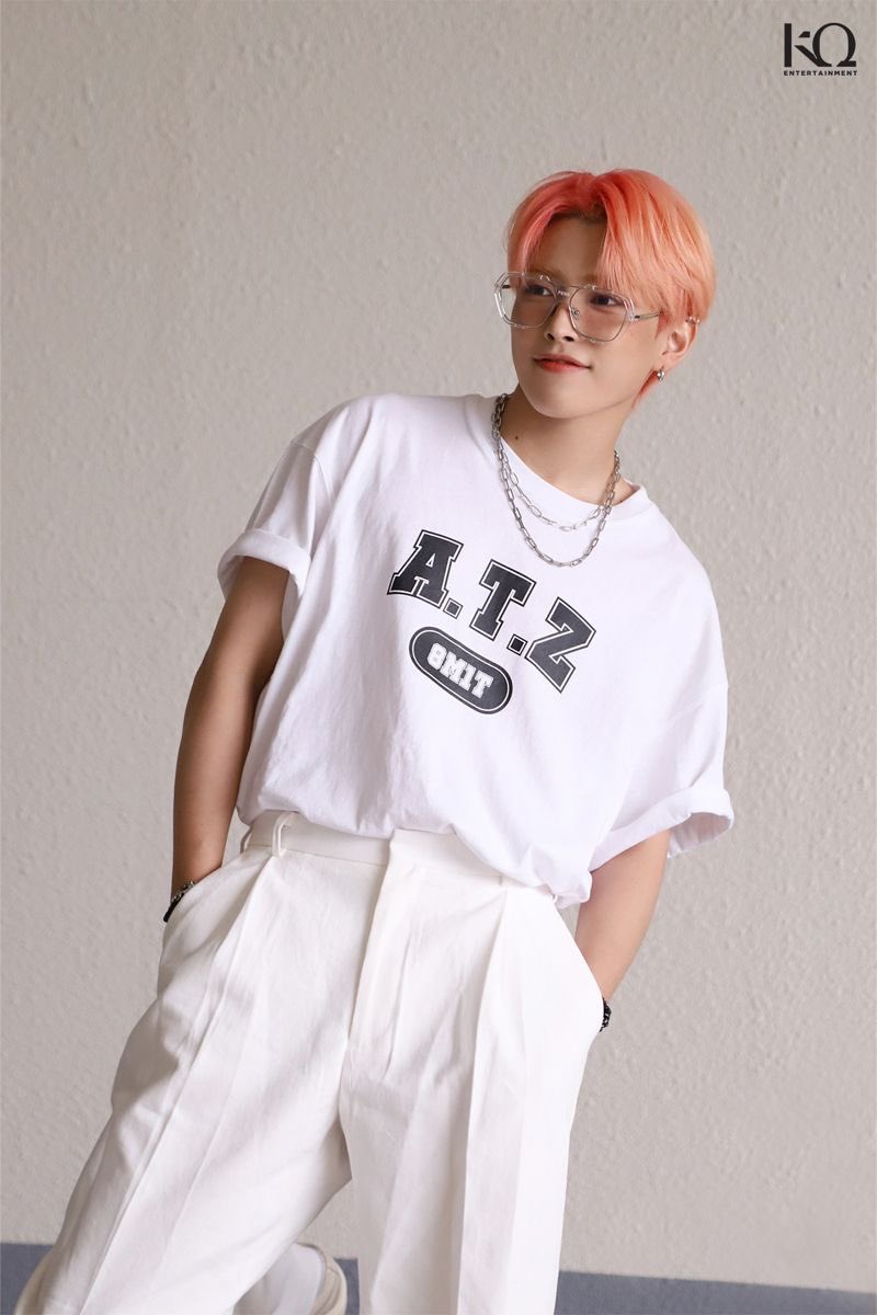 mooonbunny's tweet photo. thinking about peach hongjoong with peach blush and freckles way more often than i should https://t.co/mU3SK0Cy98