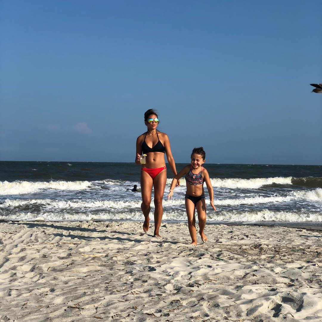 ChantalAutvml's tweet photo. Hilton Head, summer 2018: After months of exercising five times a week, I became more mindful of my nutrition. Within weeks, I felt better physically and mentally. Exercise and nutrition go hand in hand—one can’t replace the other. https://t.co/tOfgpTJdwb