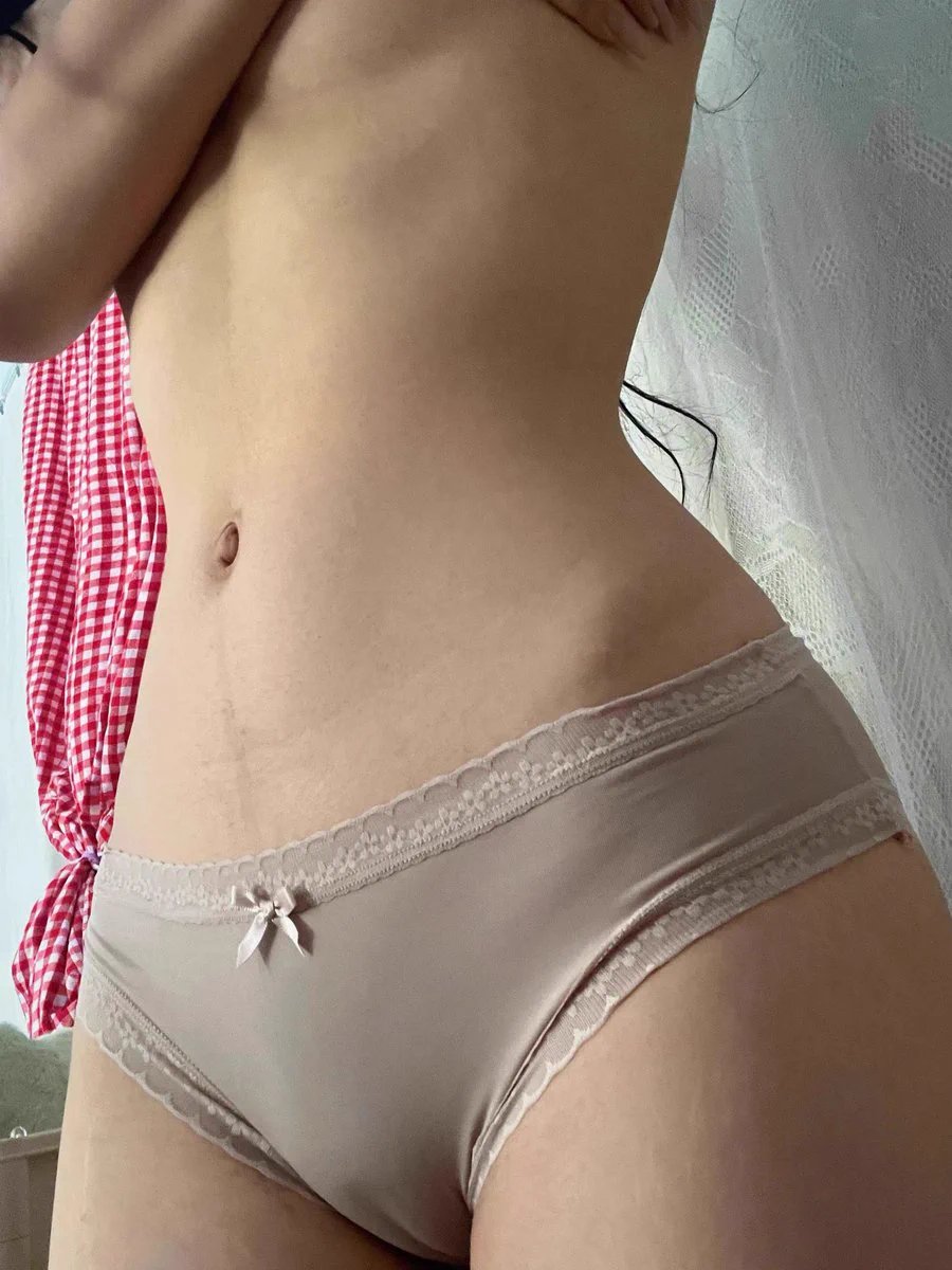 maddy2v's tweet photo. 18yo body https://t.co/W4bb2tLV6V