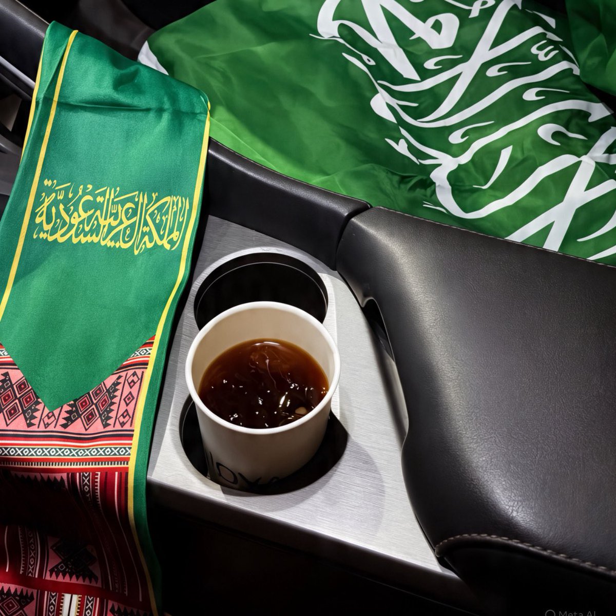 4_aiill's tweet photo. " قهوة ممزوجة بِـ حُب أعظم دولة " 
                   « 🇸🇦🌴🤍 » https://t.co/bsDQB4wzLt
