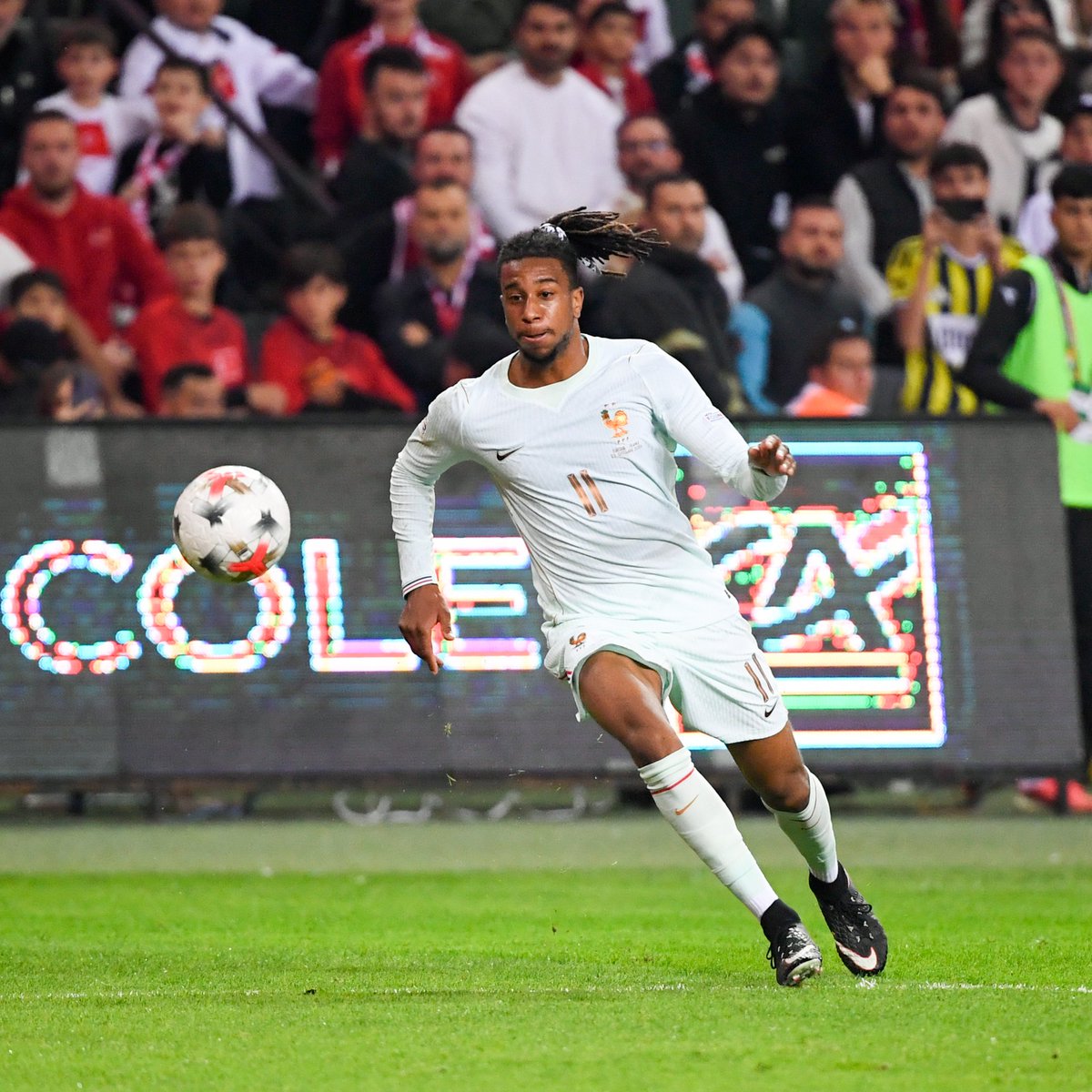 ActuFoot_'s tweet photo. 🚨🚨 MICHAEL OLISE 🇫🇷 EST LE PREMIER JOUEUR À RÉALISER 9 PASSES DÉCISIVES AVEC LES BLEUS SUR UNE ANNÉE CIVILE DEPUIS... RAYMOND KOPA EN 1958 ! 😱

📊 @Statsdufoot https://t.co/8yopNwOrmh