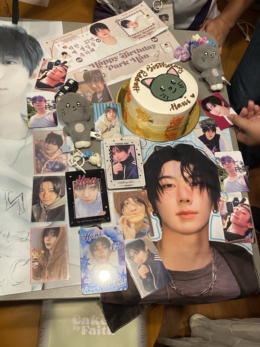 swoonmae's tweet photo. happy birthday hani! 🎂
i hope you enjoyed your day as much as we enjoyed celebrating you. thank you for bringing us, fans, together 🖤🖤

HAPPY HANMAZING BIRTHDAY
#AChapterCalledParkHan
#대박한생일

@AHOF_official https://t.co/B7aKWWOVic