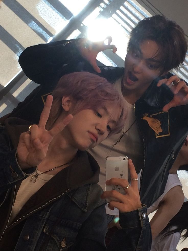 lotusboywoo's tweet photo. Messing around in the classroom with Ty :} https://t.co/p7fjqAnkNh