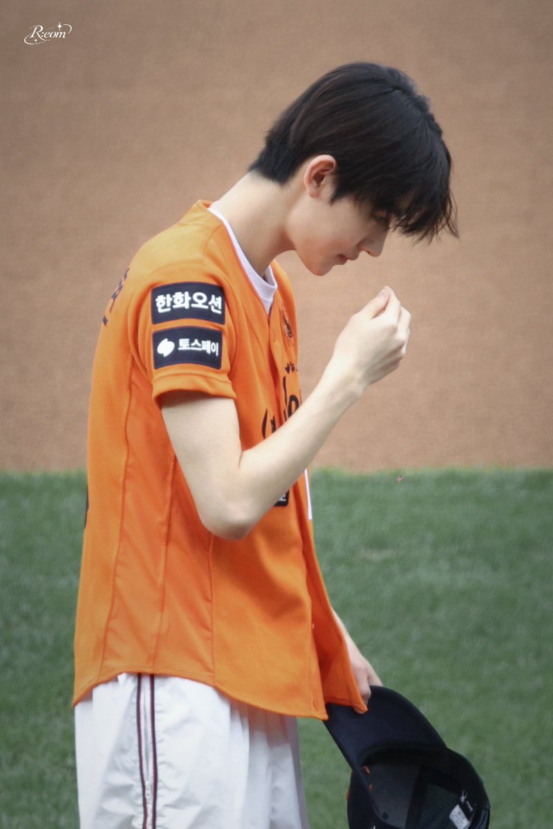 r_eom13's tweet photo. 260830
🧡 ⚾️

#성현 #Seonghyeon #코르티스 #Cortis https://t.co/BBrwFDu4Pc