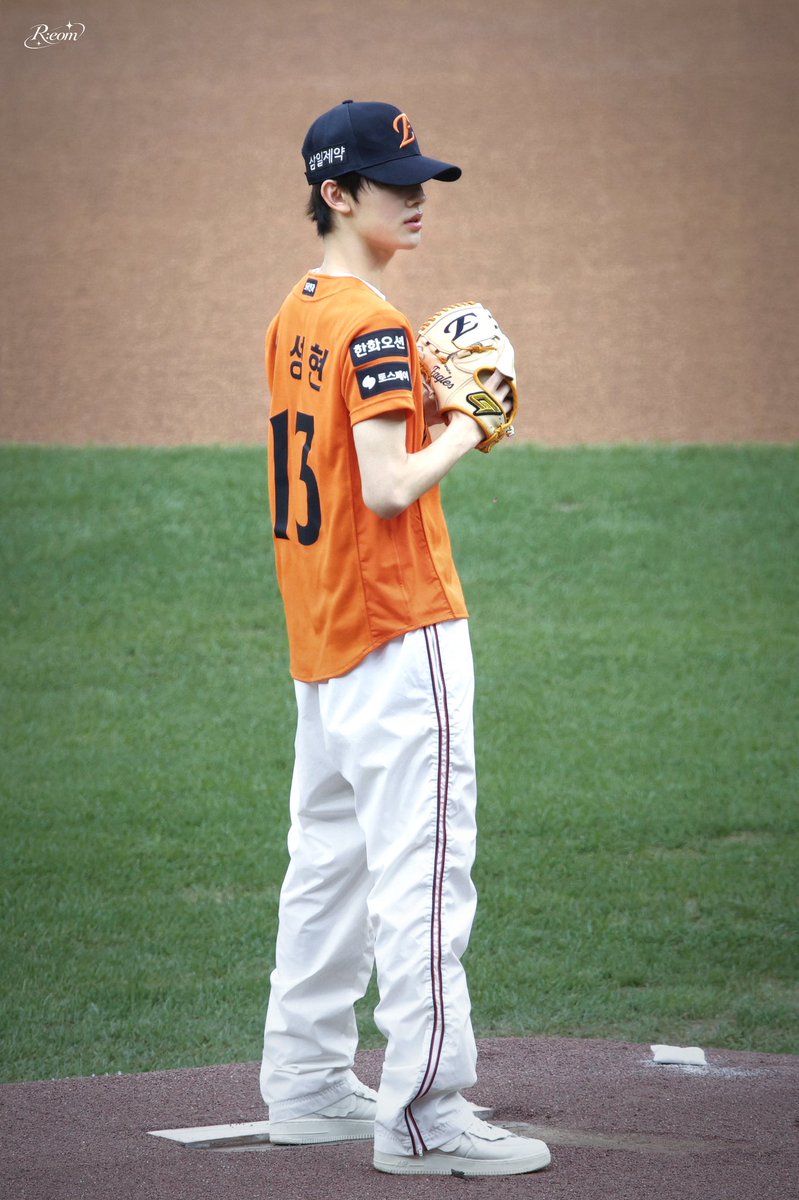 r_eom13's tweet photo. 260830
🧡 ⚾️

#성현 #Seonghyeon #코르티스 #Cortis https://t.co/BBrwFDu4Pc