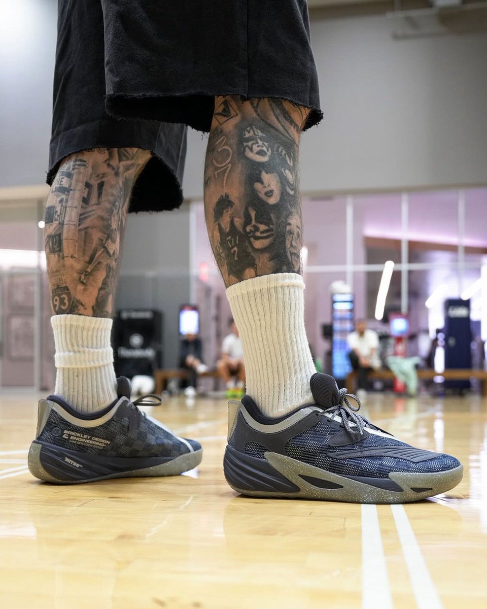 SneakerNews's tweet photo. Chris Brickley has unveiled his PUMA All-Pro Nitro 2 "Race 2 Evolve" 🏁 🏎️

Dropping in November 🗓️ 

Our full breakdown >> https://t.co/eQeYo5ENJs https://t.co/NFUFPqOSCC