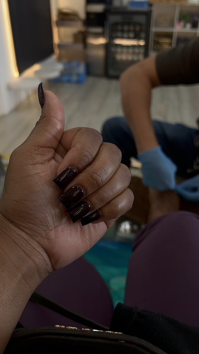 nellbell69247's tweet photo. I’m in love with my nails 🤭😍💜purple toes too https://t.co/Jjqhjo2LPB