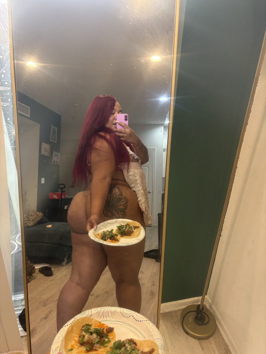 LuThicky's tweet photo. I made tacos you ready to eat ? 🌮 https://t.co/jXiXR9hEY0