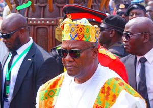 eddie_wrt's tweet photo. Former presidential bodyguard Musah Atta, popularly known as Kromo, was allegedly among suspects arrested in connection with the over $200 million cocaine shipment from Ghana to France.

According to checks by the Crime Check Foundation (CCF), Kromo reportedly protested his GH¢6,000 salary before leaving his job at the Presidency. CCF also said he subsequently joined the East Legon Executive Club, although it noted that it was not concerned about the reasons for his membership of the club.

However, three months after leaving his position at the Presidency, Kromo was allegedly arrested among suspects linked to the cocaine shipment to France.