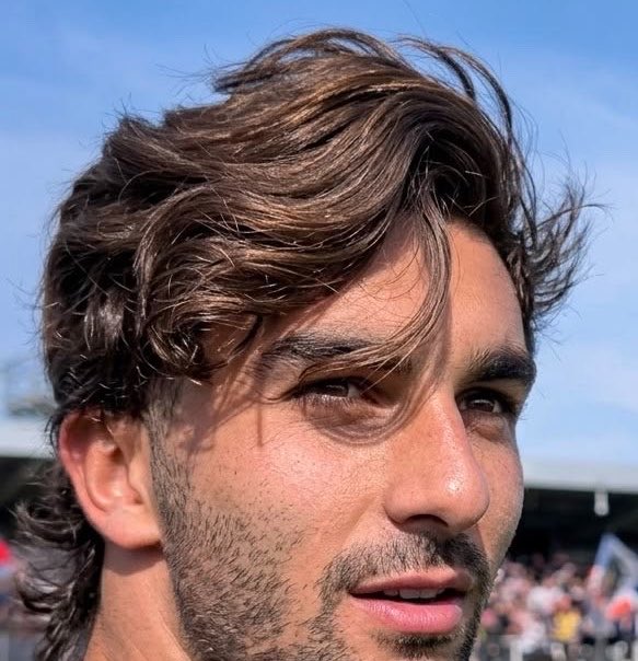 79frrt's tweet photo. appreciation tweet for ferran’s hair https://t.co/LpeCDiPL28