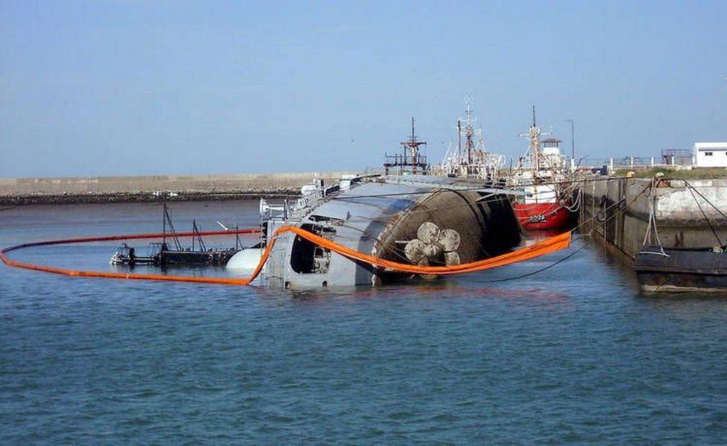 BretClementAus's tweet photo. @QuietSupporter @Seba_IndArg Argentina dont have a fleet. Their warships sink in port https://t.co/jsFBRNmD4t