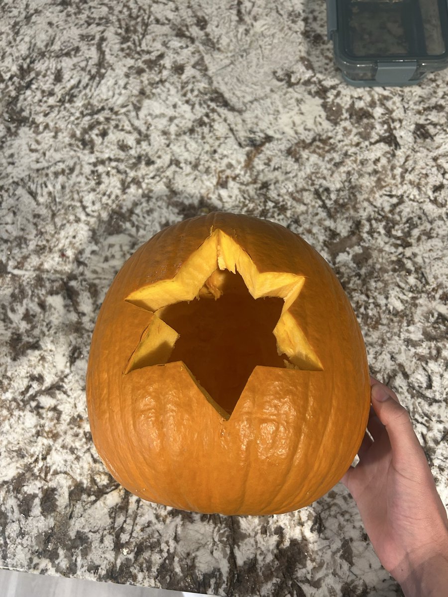 will_reichard16's tweet photo. Mom asked me what I’m up to today, “not much just watching the presidents cup” #stopjewishhate 🟦 https://t.co/ujw0SckXos