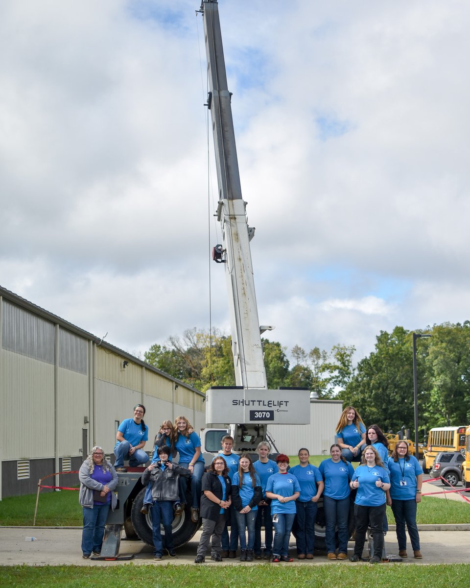 PickawayRossCTC's tweet photo. Future-Ready Friday 👷‍♀️ Students from our construction, manufacturing &amp; transportation programs attended SheDig, connecting with the International Union of Operating Engineers 18 and getting hands-on experience operating heavy equipment.

#FutureReadyFriday #Next50 #WomenInTrades https://t.co/WL4ZLMpoCd