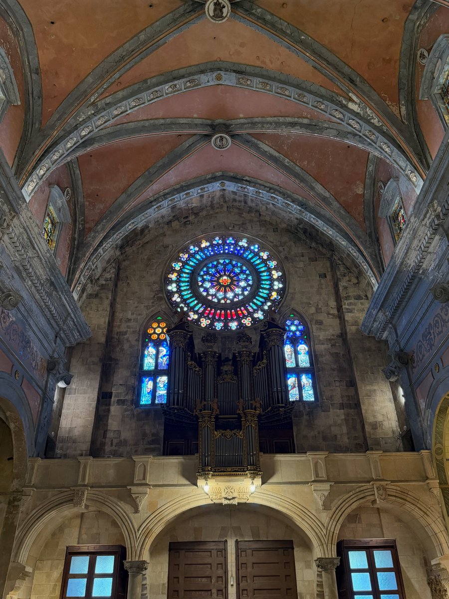 AlbertineBlj's tweet photo. Stillness under stone. A rose window, an old organ, and silence you can almost hear. In Sant Bartomeu, we found a reminder: train your body hard, then let your mind be still. Both matter. https://t.co/cokCvLhjtA