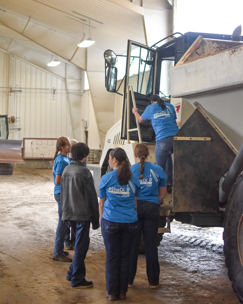 PickawayRossCTC's tweet photo. Future-Ready Friday 👷‍♀️ Students from our construction, manufacturing &amp; transportation programs attended SheDig, connecting with the International Union of Operating Engineers 18 and getting hands-on experience operating heavy equipment.

#FutureReadyFriday #Next50 #WomenInTrades https://t.co/WL4ZLMpoCd