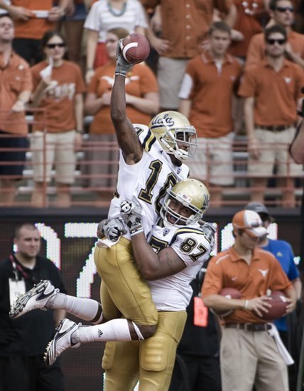 CFBHome's tweet photo. 16 years ago today, UCLA beat #7 Texas 34 to 12. UCLA forced four first-half turnovers to quiet the crowd and take control early. https://t.co/pLA1U4pZig