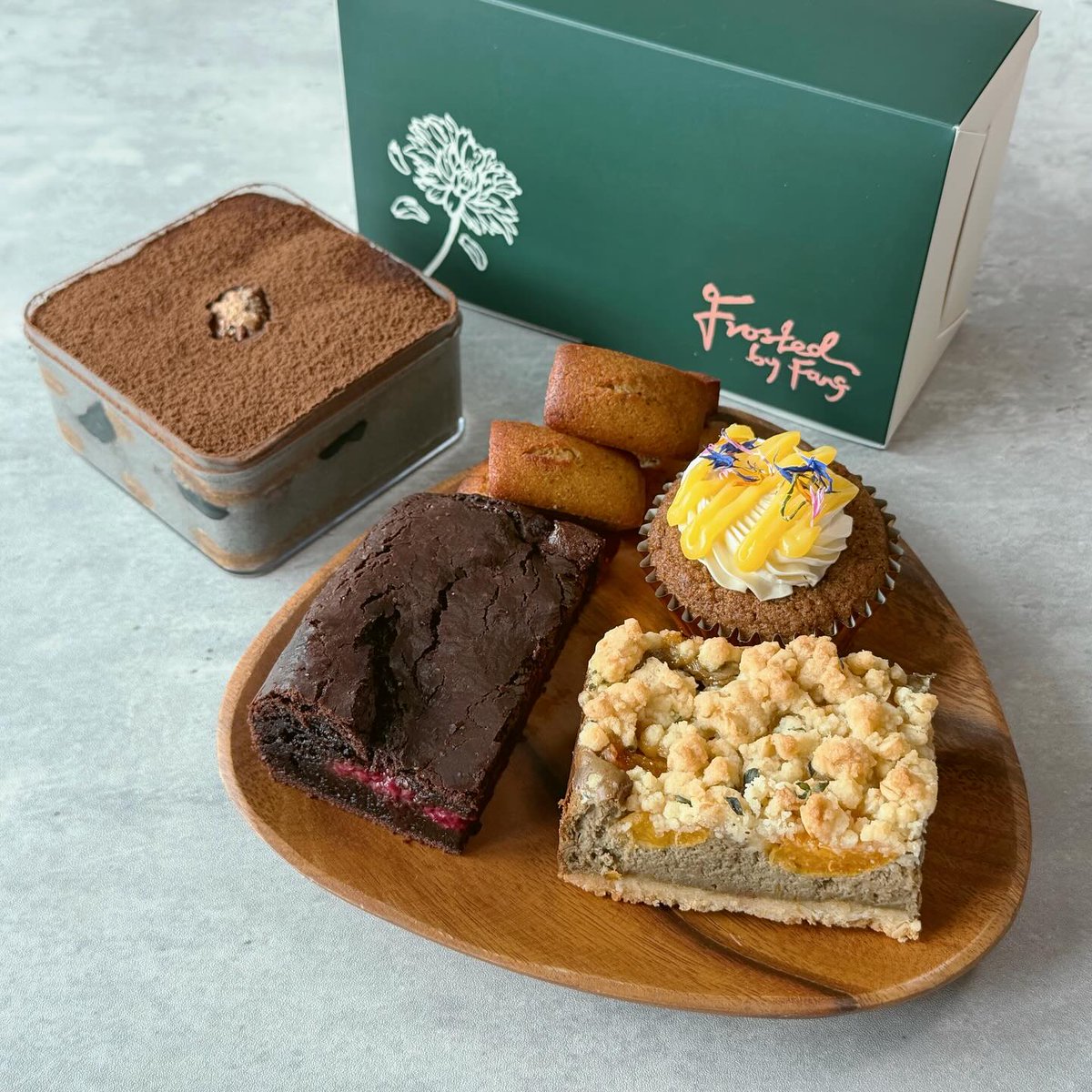 LynetteBoli5's tweet photo. So many exciting new bakes at @frostedbyfang this month! Highlights: black sesame pecan tiramisu, oolong apricot thyme cheesecake crumble, lemon Earl Grey teacake and addictive chrysanthemum financiers. https://t.co/HI31BhpyJW