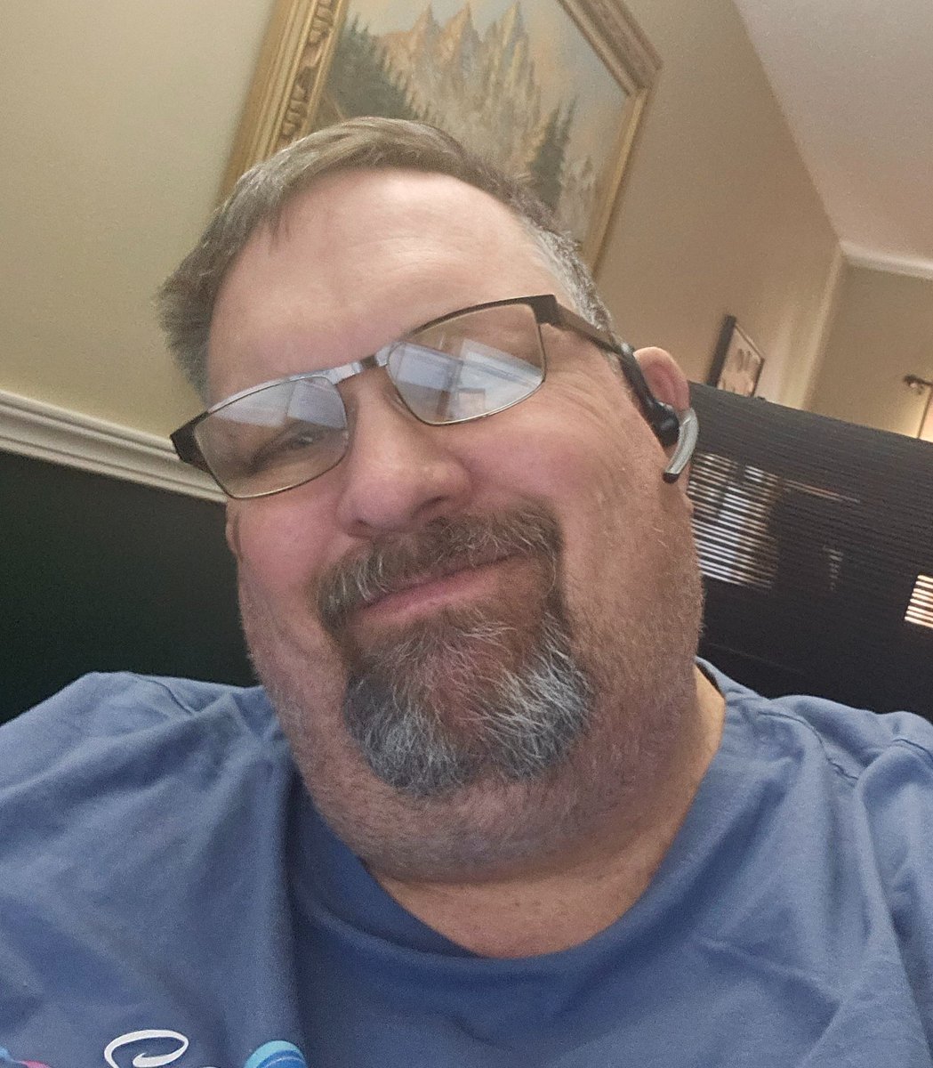 TaaamyPrecht's tweet photo. Just say hi for me https://t.co/09v08zK7Vu