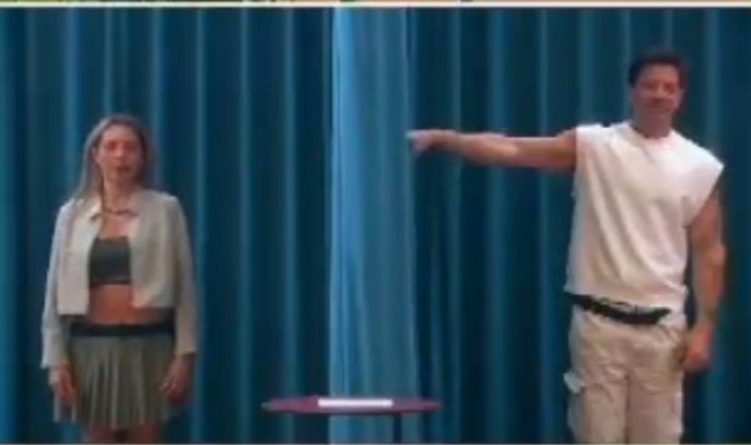 picki2308's tweet photo. ¿Quién es más infiel? Yahir señalando a Mariana 🤣🤣🤣🤣🤣

#LaCasaDeLosFamososMx https://t.co/uOq06wY7BH