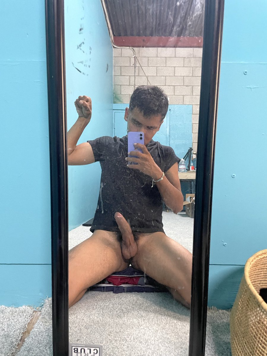 DucatiDihRider's tweet photo. My future bf gone be one blessed mf wit this meaty cock and ass #mlm #OC #meatydick #uncut https://t.co/ylO6GBCBYD
