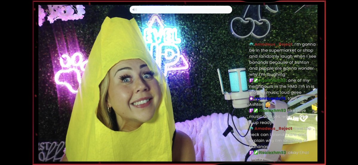 Dave070386's tweet photo. @AshtonRae4 Or this 😂 (sorry but I had to take a screenshot of a banana smiling) https://t.co/dEYDvaR6MY