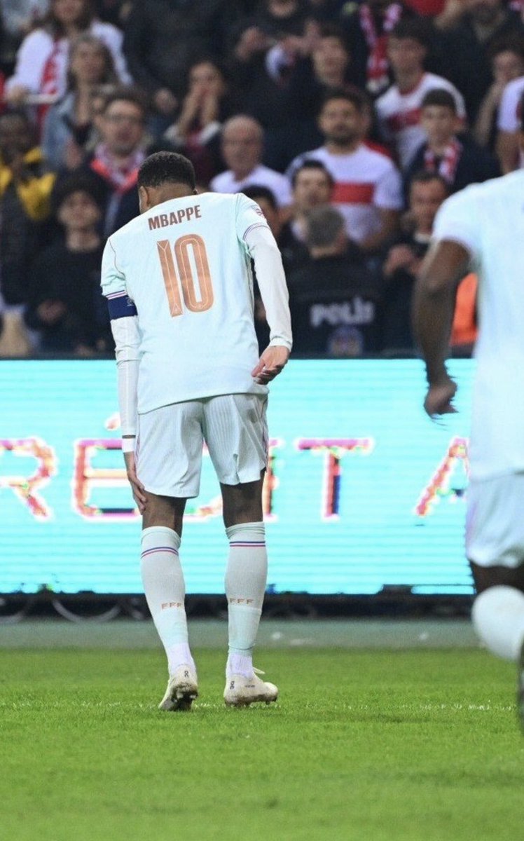 AdriRM33's tweet photo. 🚨 Kylian Mbappé apunta a PERDERSE varios partidos con el REAL MADRID.

La lesión es cosa SERIA.

Qué mala suerte de verdad 😞 https://t.co/zzcnj7KSNQ