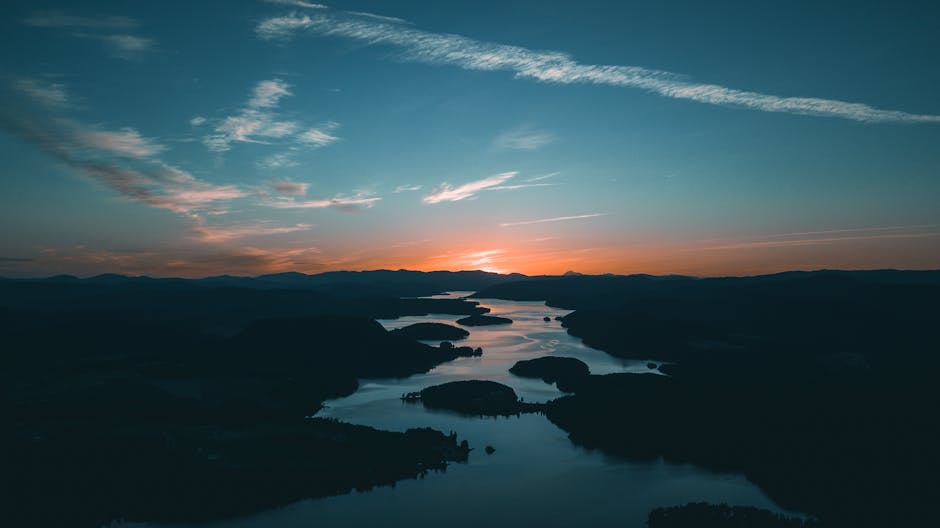 ILpxMuhammad188's tweet photo. يزدهر الصدق في الحلم عندما يوحد الأمل الغد تحت ضوء القمر. gennie ylonen😔 https://t.co/VhHPTXstmR
