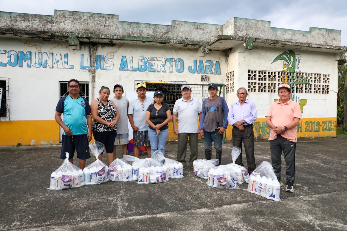 PrefecturaCanar's tweet photo. 🍫🌱 35 familias productoras de cacao de la 𝐀𝐬𝐨𝐜𝐢𝐚𝐜𝐢𝐨́𝐧 𝐋𝐮𝐜𝐡𝐚𝐝𝐨𝐫𝐞𝐬 𝐩𝐨𝐫 𝐄𝐥 𝐀𝐠𝐫𝐨, 𝐝𝐞𝐥 𝐫𝐞𝐜𝐢𝐧𝐭𝐨 𝐃𝐨𝐬 𝐁𝐨𝐜𝐚𝐬, y de la 𝐀𝐬𝐨𝐜𝐢𝐚𝐜𝐢𝐨́𝐧 𝐀𝐒𝐀𝐏𝐑𝐎𝐂𝐀𝐍𝐔, 𝐝𝐞 𝐏𝐥𝐚𝐲𝐚 𝐒𝐞𝐜𝐚, parroquia Manuel J. Calle, recibieron fertilizantes. https://t.co/2Xe8DWirac
