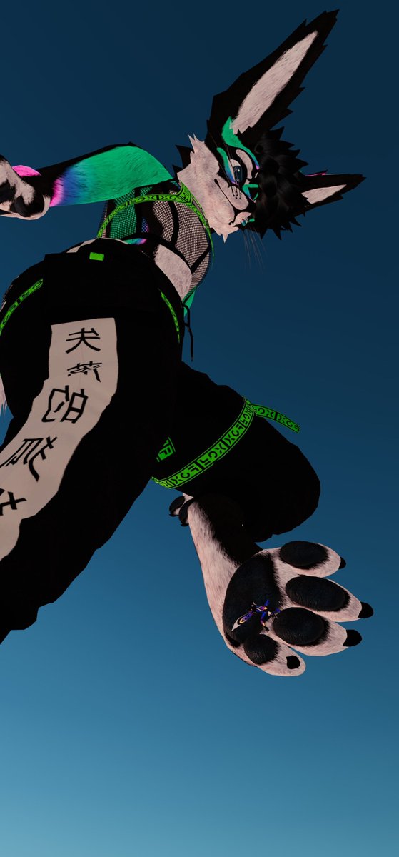 FluffyBoiPaw's tweet photo. Had this small one stuck to my paw uwu
@SoundwaveVR 

#sizetwitter #macrofurry #paws https://t.co/4m3c3PU9Nr