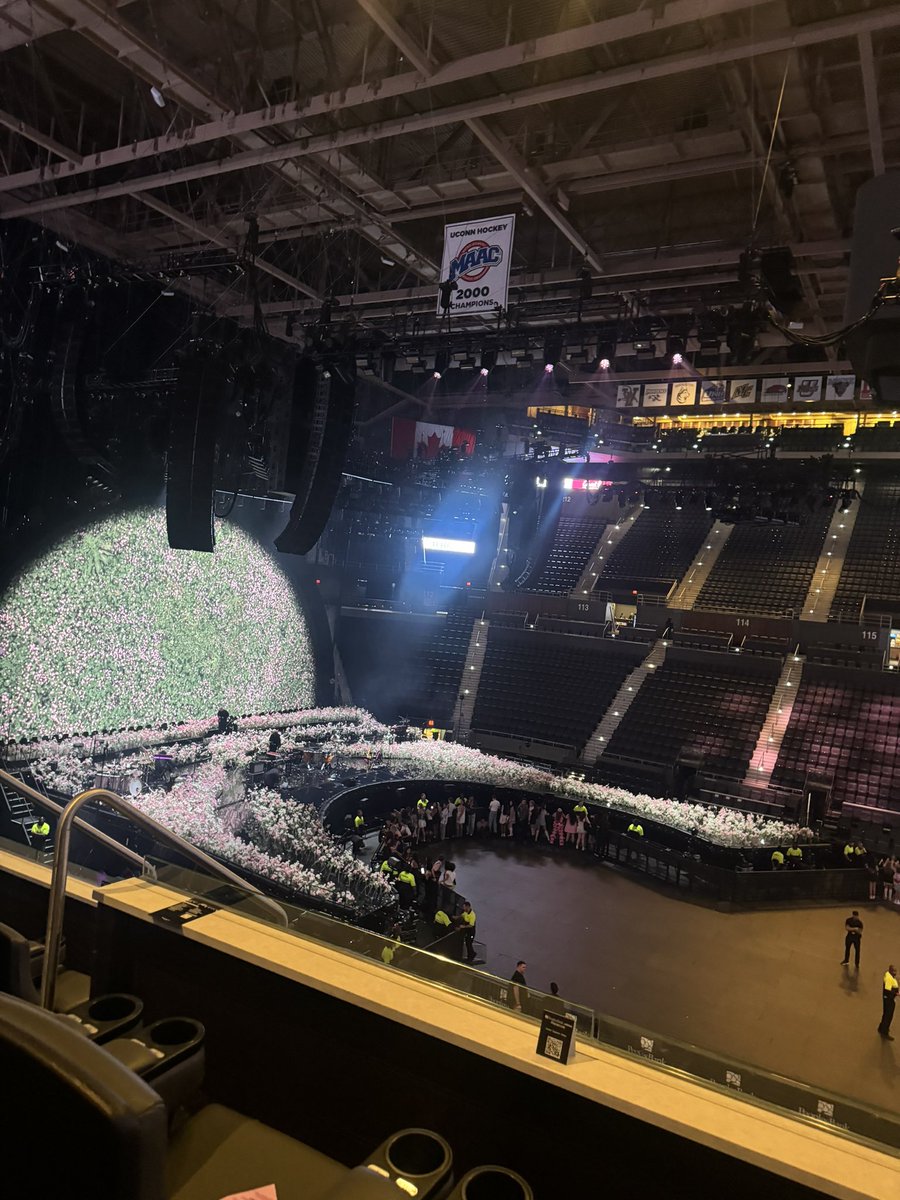 arisdandelions's tweet photo. THE STAGE https://t.co/m5xVQmB3dR
