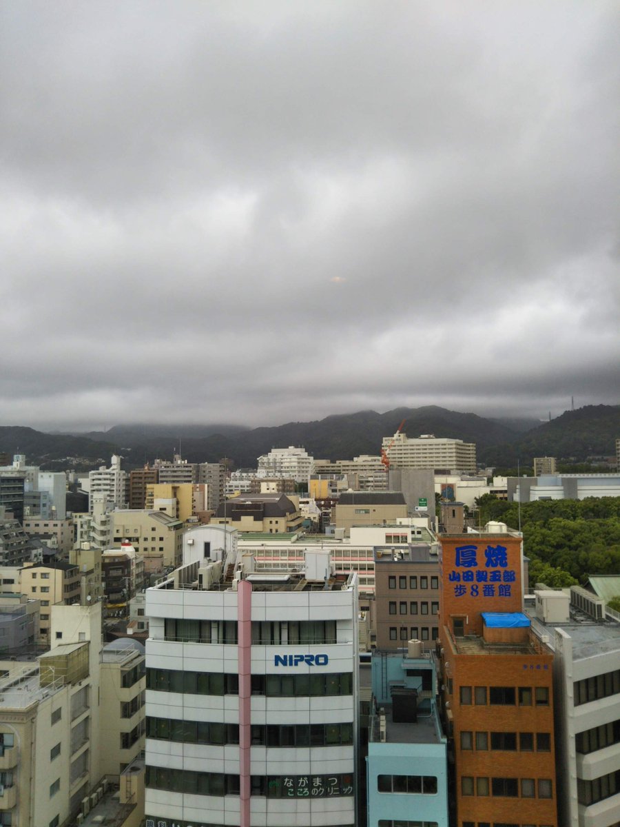 urasansanzyo's tweet photo. おはようございます⛅️

9月26日　土曜日

今日の愛知県は曇り☁️時々雨☔です
最高気温は25℃です🌡️

今日から雨☔の日が続きます
台風🌀26号が予報では太平洋沖を進む確率が高いようですが今後の動きには要注意☔
新たな災害が起きない事を祈ります🙏

今日が素敵な一日になりますように🌅
#イマソラ https://t.co/DET3TVV3EO