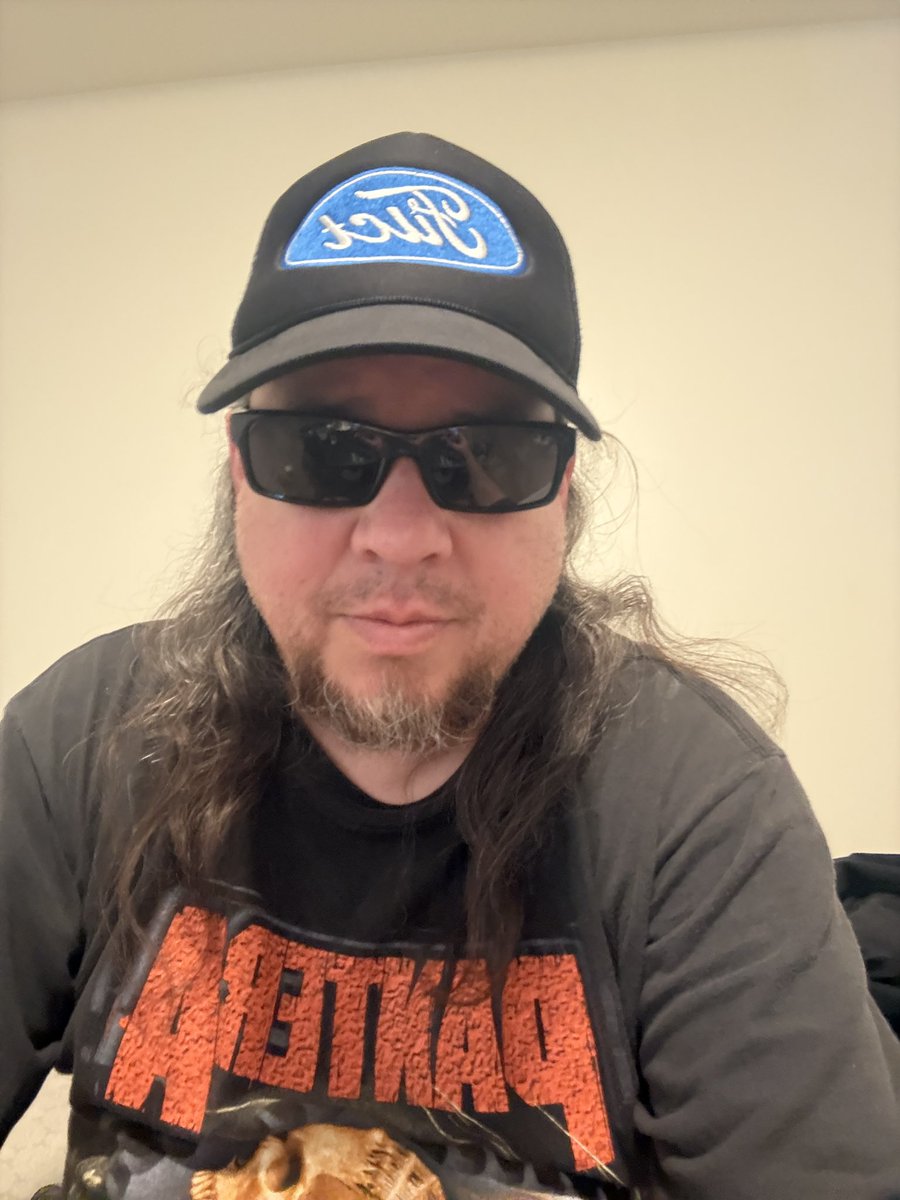 hitechhate6893's tweet photo. Concert #ironmaiden #anthrax #megadeth https://t.co/tnBLJKV6Yo