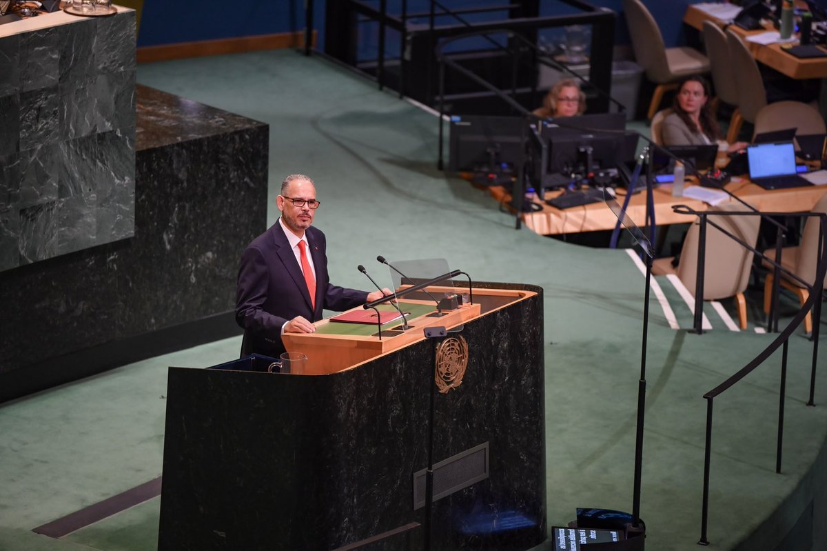 extrainfo509's tweet photo. À l’Assemblée générale de l’ONU, le Premier minstre @citoyendidier a exposé vendredi ses trois priorités : sécurité, élections crédibles et relance économique. Il a plaidé pour le renouvellement du mandat de la GSF afin de mettre fin aux cycles de transitions politiques. #EIH https://t.co/Mp58DkDniu