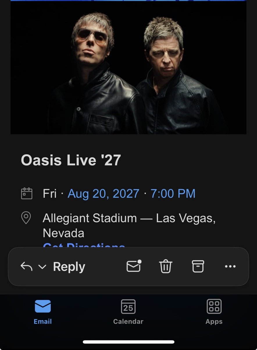 JaySammo32's tweet photo. @liamgallagher VIVA LAS VEGAS!!!! Get in!!!!! https://t.co/JOXJuk4hTB