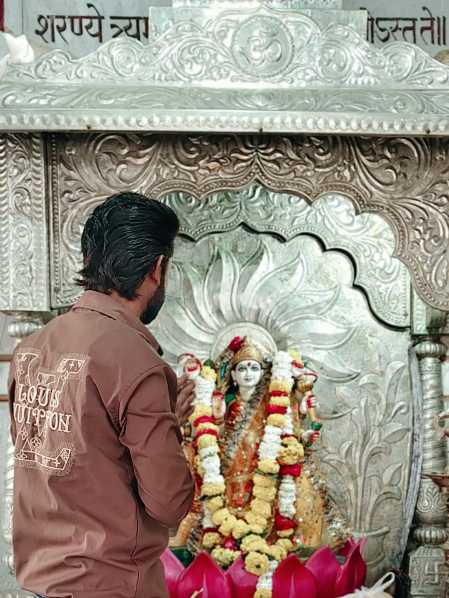 DanaKiteliot's tweet photo. माँ का आशीर्वाद सदा बना रहे। जय माता दी. https://t.co/nN7dAf3LwK