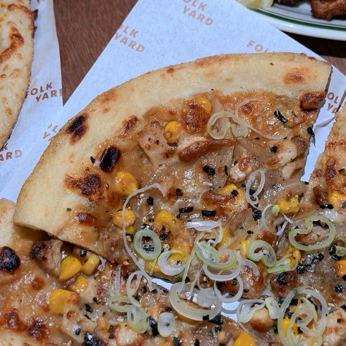 LynetteBoli5's tweet photo. Special menu for Folk Yard’s Suntory Whisky collab party at Upper Serangoon Road. The pizza crusts remain my favourite: fragrant, chewy and delicious. Highlights: Maitake Mushroom ($22) and rich, savoury Pitan Tofu ($12). Teriyaki Chicken ($20) was https://t.co/WulM2UobXu