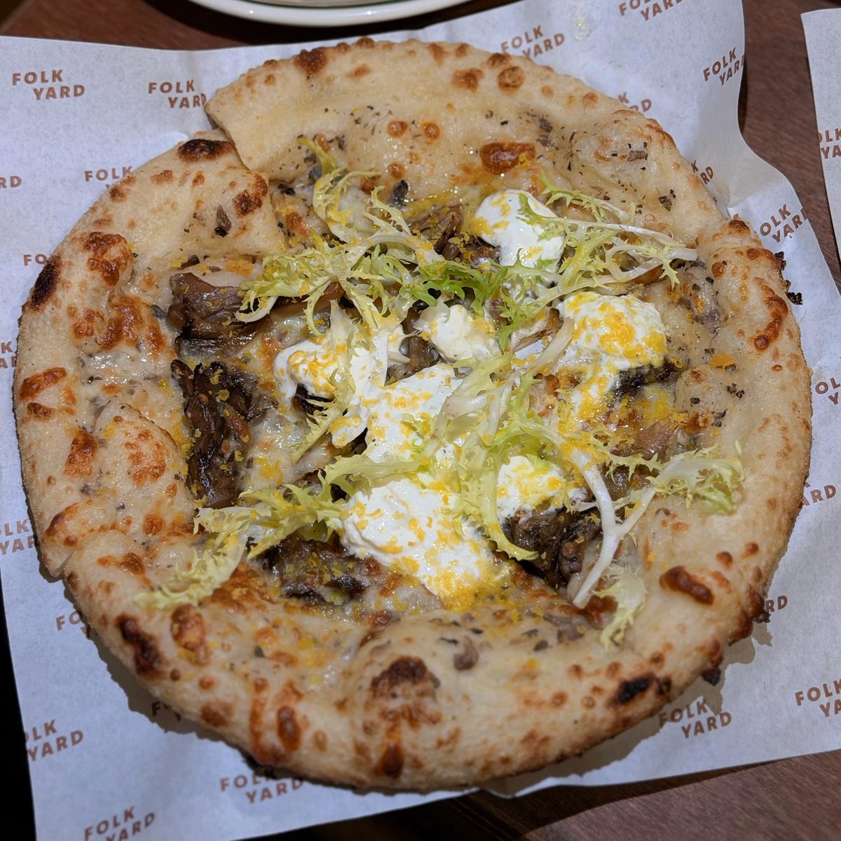 LynetteBoli5's tweet photo. Special menu for Folk Yard’s Suntory Whisky collab party at Upper Serangoon Road. The pizza crusts remain my favourite: fragrant, chewy and delicious. Highlights: Maitake Mushroom ($22) and rich, savoury Pitan Tofu ($12). Teriyaki Chicken ($20) was https://t.co/WulM2UobXu